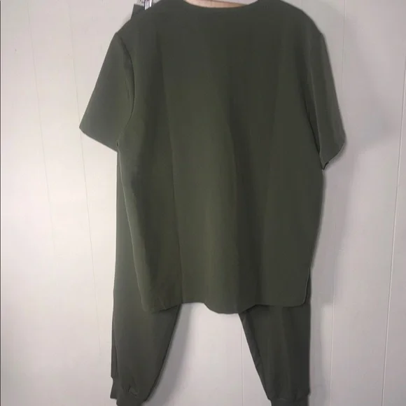 Figs Olive Green Scrub Set Extra Large - Picture 5 of 8